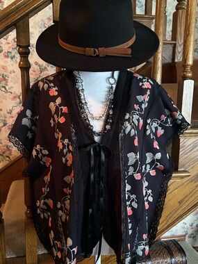 Kimono Blouse W/Button Front & Ties; Black W/Floral & Lace Inserts; Large; NWOT